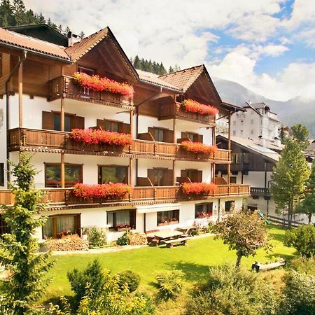 Garni Alba Bed & Breakfast St. Ulrich in Gröden Exterior foto