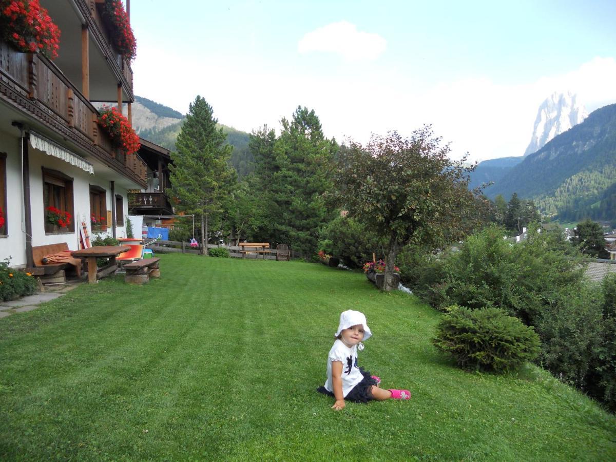 Garni Alba Bed & Breakfast St. Ulrich in Gröden Exterior foto