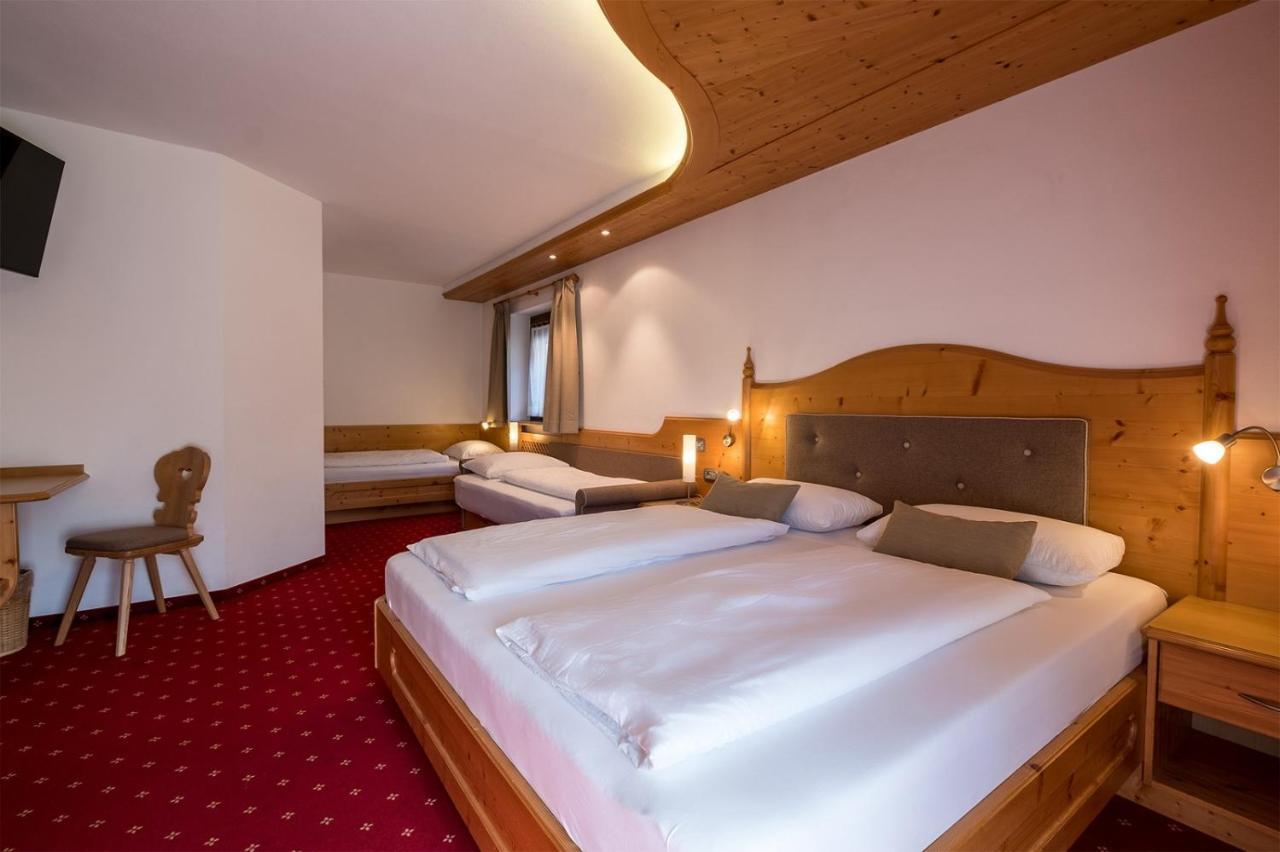 Garni Alba Bed & Breakfast St. Ulrich in Gröden Exterior foto