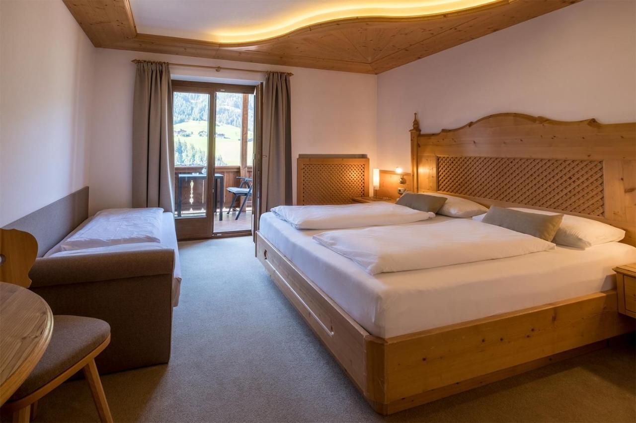 Garni Alba Bed & Breakfast St. Ulrich in Gröden Exterior foto